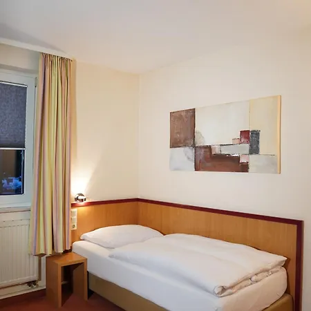 Am Hillegosser Hof *